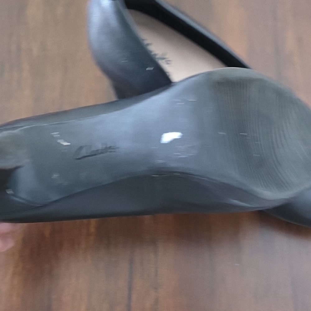 Clarks Black Heels Timeless Slip-On Elegance - Picture 7 of 8